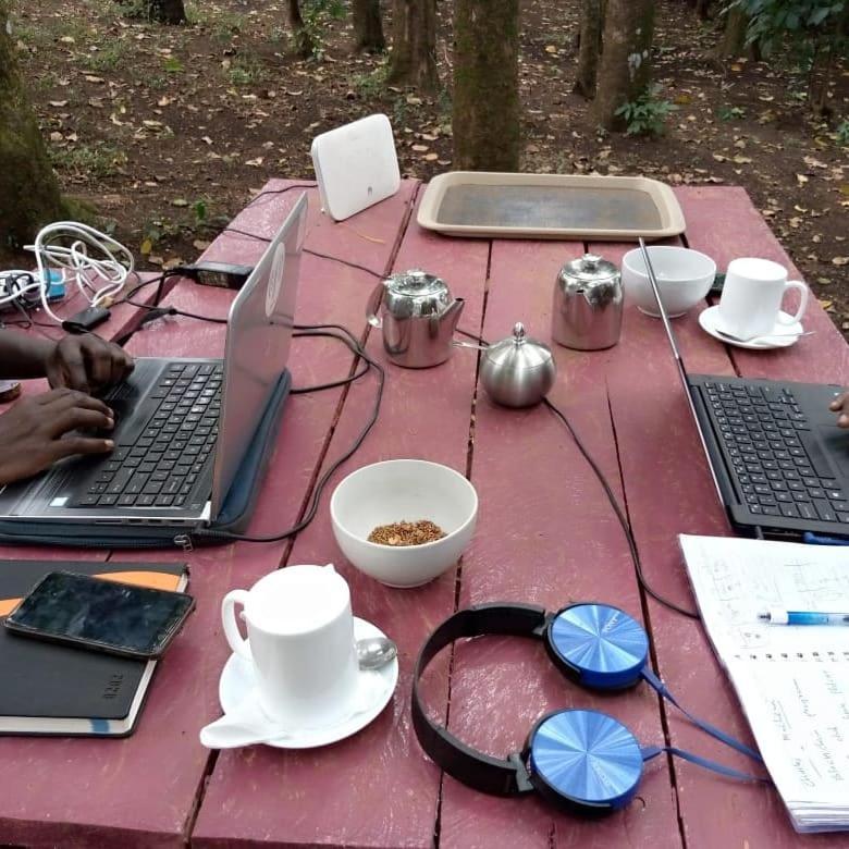 Africana Yard Kitale Buitenkant foto