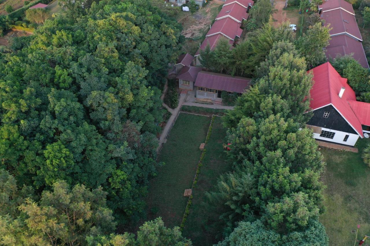 Africana Yard Kitale Buitenkant foto